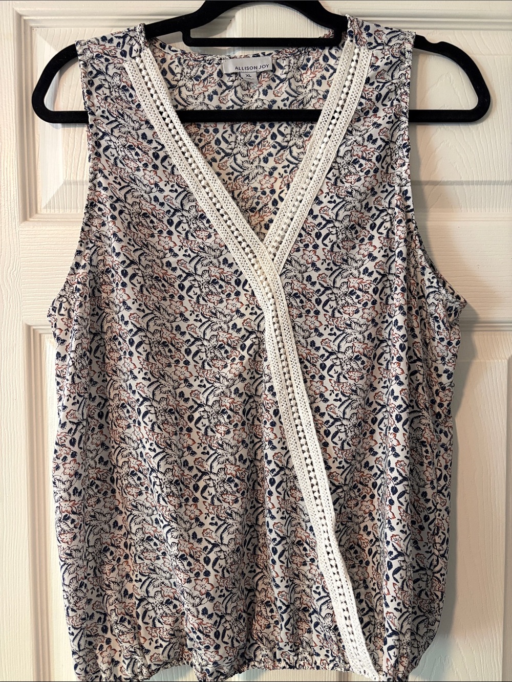 Floral Sleeveless V-Neck sleeveless Top